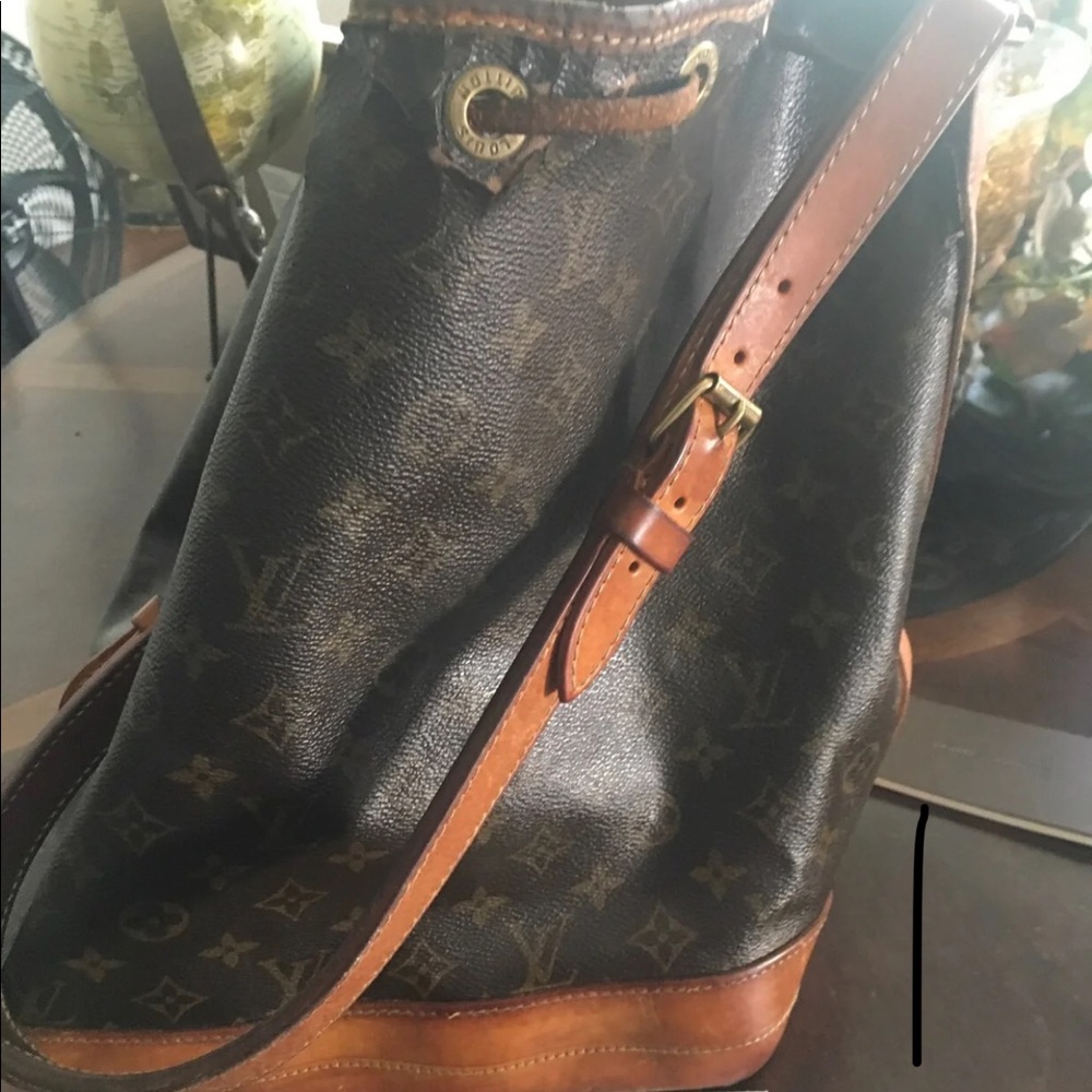 Louis Vuitton Vintage Noe Bucket